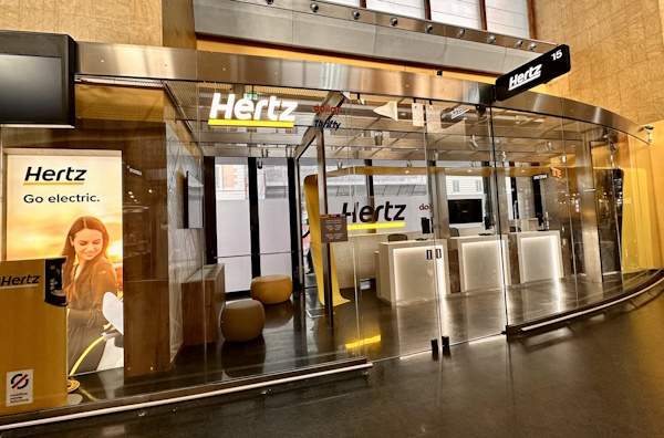 Hertz in USA vende 20.000 auto elettriche - image HERTZ-ROMA-TERMINI_JULY_23_IMG_1560_LR on https://motori.net