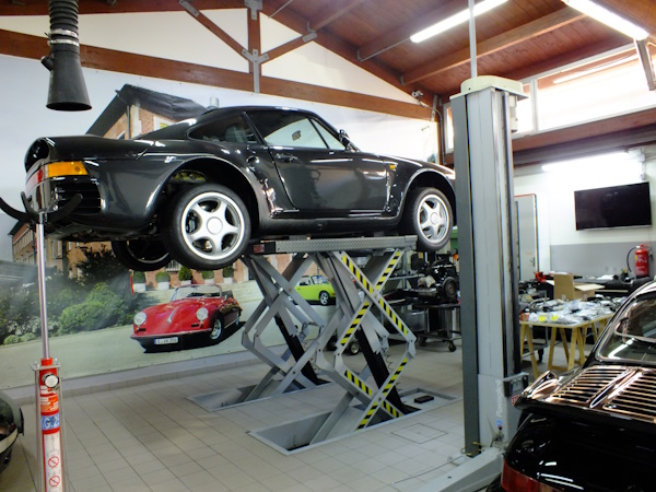 Fuel cell per il pick-up Toyota Hilux - image Officina-Porsche-Classic-.-Roma on https://motori.net