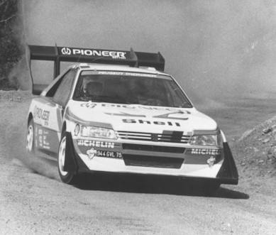 Consigliato per gli autosaloni - image 1988-Pikes-Pike-Ari-Vatanen-Peugeot-405 on https://motori.net