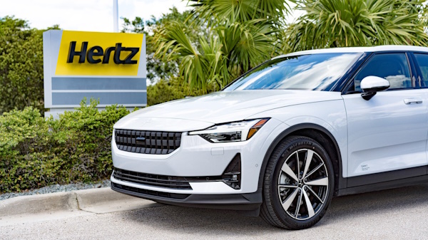 Hertz in USA vende 20.000 auto elettriche - image Hertz_and_Polestar on https://motori.net
