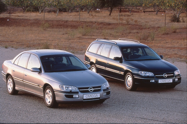 20 anni di Mazda3 - image 1993-Opel-Omega-B-MV6-CD on https://motori.net