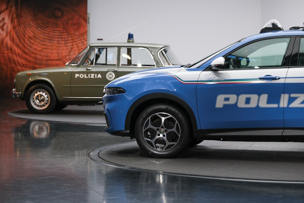 Nuovo Opel Movano detta gli standard - image Consegna-Tonale-a-Polizia-Stato on https://motori.net