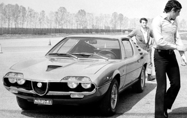 Gigi Riva, una passione Alfa Romeo - image Gigi-Riva-e-la-Montreal on https://motori.net