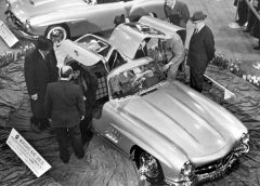 Yaris si rinnova - image 1954-6-Febbraio-Salone-New-York-Mercedes-300-SL-240x172 on https://motori.net