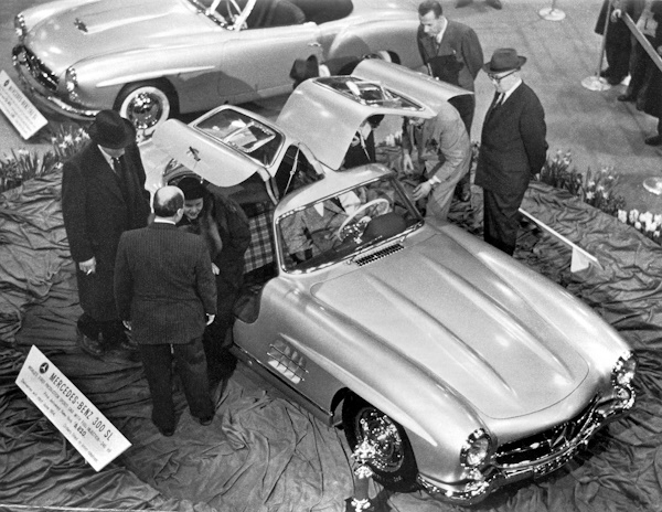 Restaurata la March 733 campione di Italia - image 1954-6-Febbraio-Salone-New-York-Mercedes-300-SL on https://motori.net