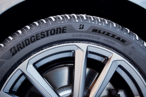 Nuovi pneumatici per Porsche storiche: tecnologia moderna in look d'epoca - image 500_20231219bridgestone0266 on https://motori.net