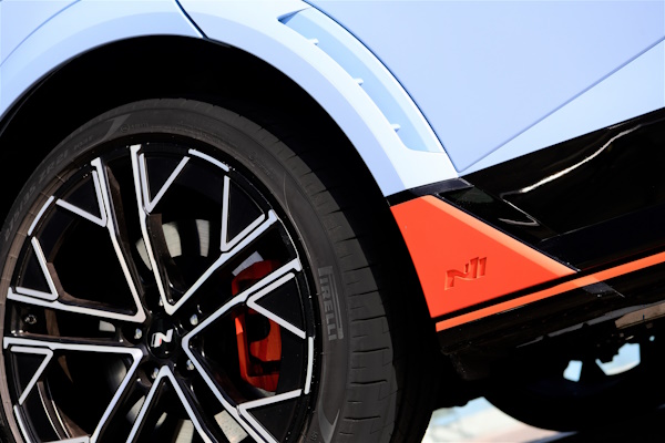 Bridgestone si tinge di rosa per la campagna LILT - image hyundai-ioniq-5-n-Pirelli on https://motori.net