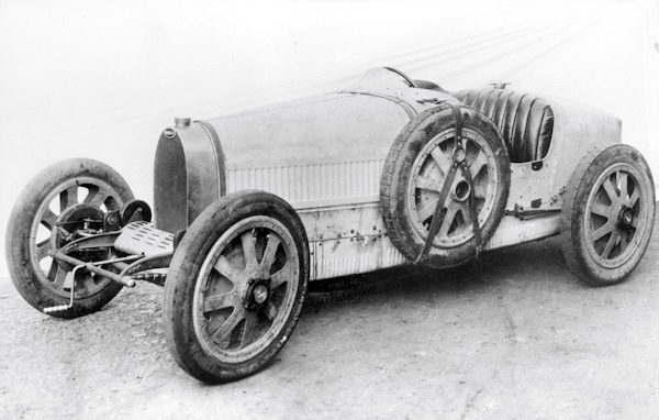 A benzina oppure elettrica? - image Bugatti-Type-35 on https://motori.net