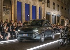 Ford ridefinisce il concetto di concessionaria - image Fiat-500e-Giorgio-Armani-Collectors-edition-240x172 on https://motori.net