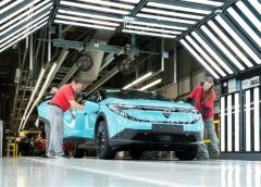Pirelli Scorpion, progettato per i SUV - image Nissan-LEAF-production-line-240x172 on https://motori.net