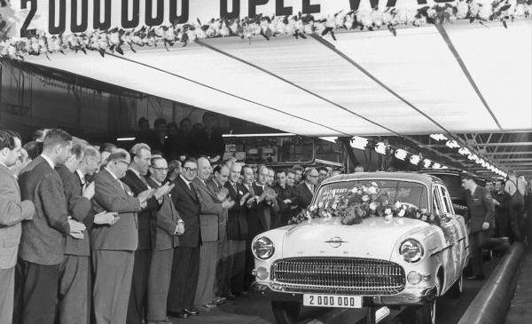 Tre tappe miliari Opel