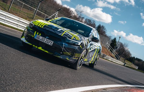 Nata per attirare l'attenzione - image Opel-Corsa-GSE on https://motori.net