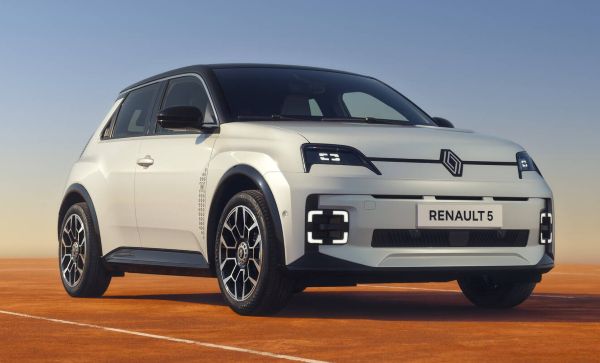 DS Service Valet e il cliente è servito - image Renault_5_ETech_Roland-Garros on https://motori.net