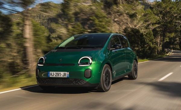 Twingo E-Tech Electric: la città cambia ritmo !