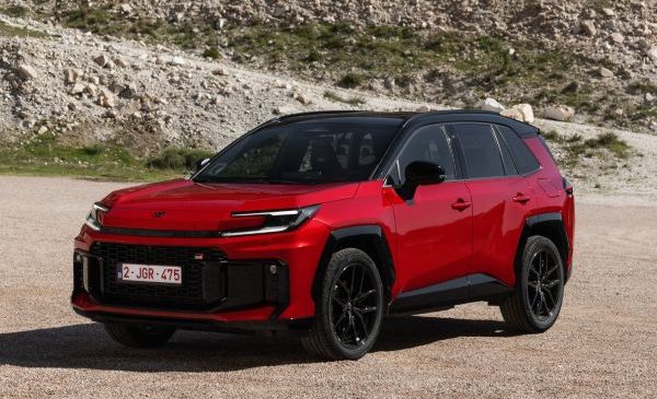 Toyota RAV4 si rinnova