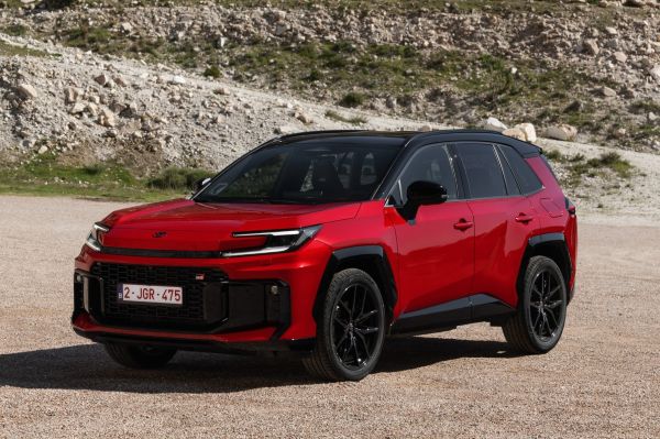 Astra ed altre Opel come fonte di alimentazione mobile - image Toyota-RAV4-2026 on https://motori.net
