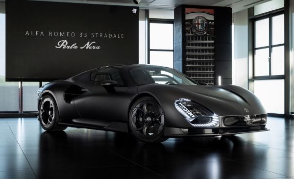 Alfa Romeo 33 Stradale “Perla Nera”