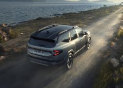 Pneumatici Bridgestone per una Formula E più veloce - image Dacia_Bigster_hybrid-g_150_4X4-240x172 on https://motori.net