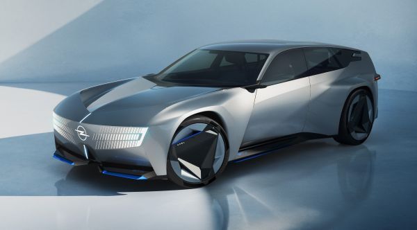 Uno studio visionario di Opel delle station wagon di domani - image opel-stx-concept on https://motori.net